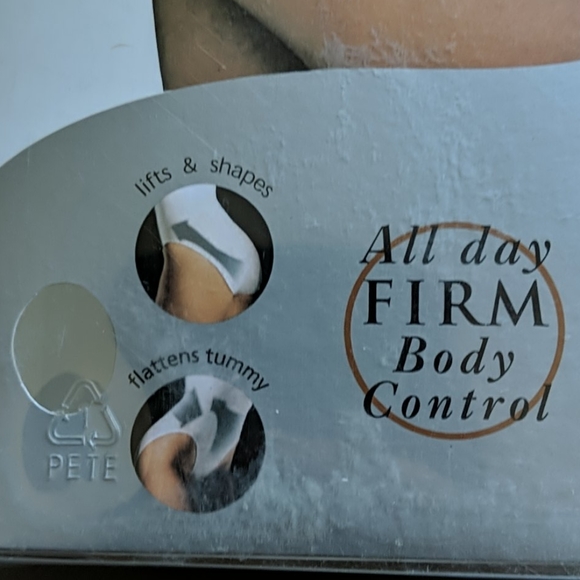 NWT The Body Wrap Seamless Panty Size Small - Picture 6 of 6